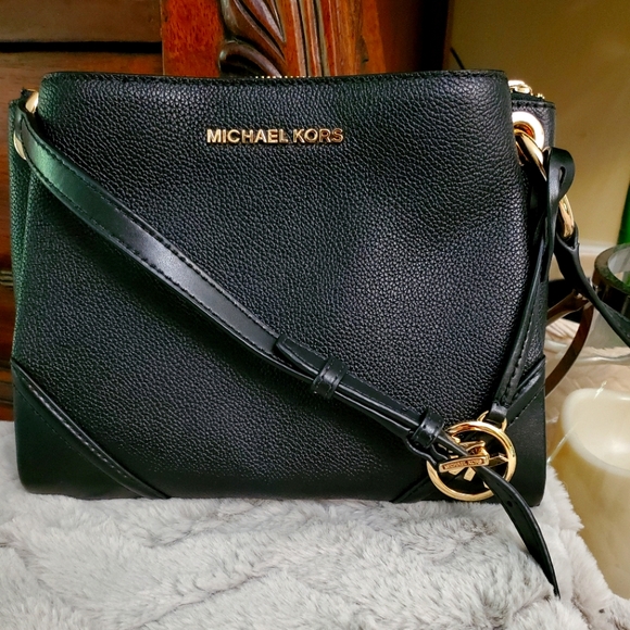 Michael Kors Handbags - Michael kors LG Nicole crossbody
